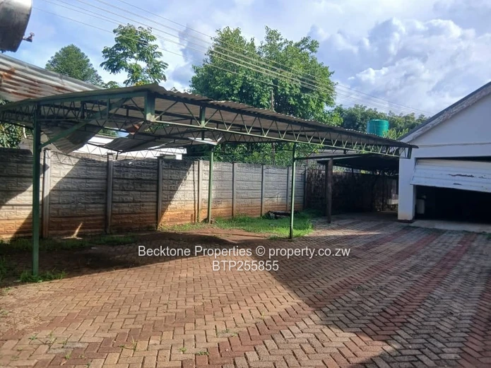 Kumalo 4-Bed House on 2500m² with Pool & Borehole