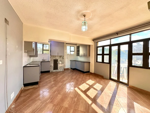 2 Bedroom Flat & Apartment