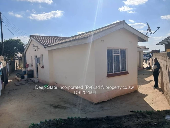Chitungwiza manyame park house for sale 