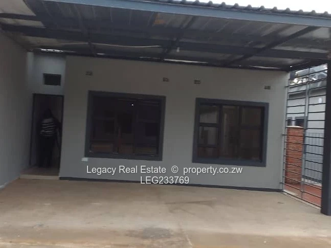 Strathaven Modern 3-Bedroom Cluster to Let 