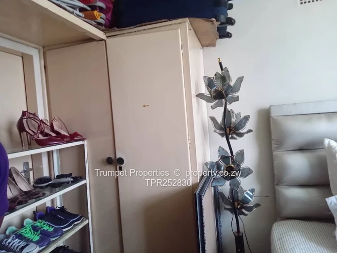 2-Bed Avenues Flat, title deeds (Sole Mandate)
