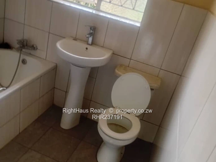 A Cozy Garden Flat To Rent In Marlborough