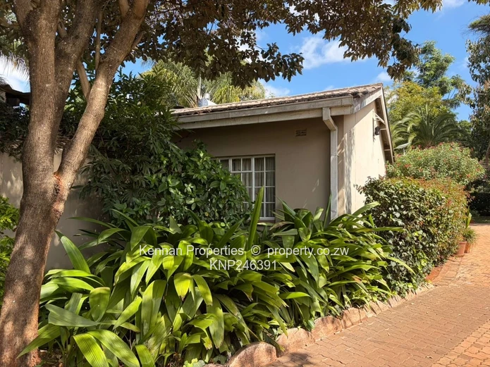  Furnished 3 Bedroom Cottage/Garden Flat to Rent in Helensvale