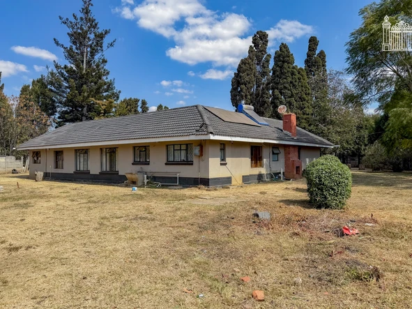 6 Bedroom House