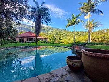 Charming 4-Bedroom Home in TigersKloof – Serene Nature Retreat with Game Views & Spacious Gardens