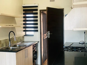 2 Bedroom Flat & Apartment