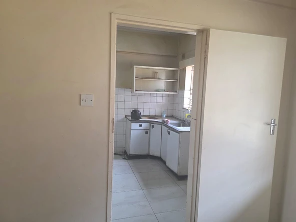 2 Bedroom Flat & Apartment