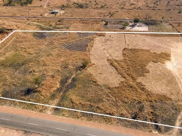 Commercial & Industrial Land