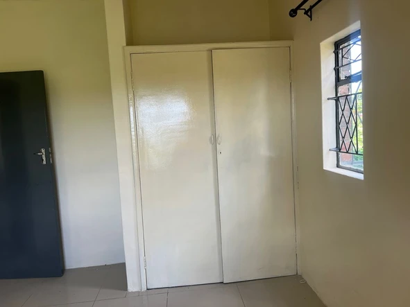 2 Bedroom Flat & Apartment