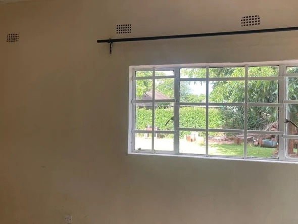 2 Bedroom Flat & Apartment