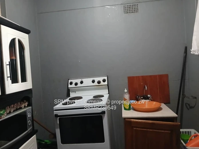 1 bedroom flat to let in Avenues 