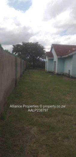 Prime Twinlakes Investment: 4-Bed Main Home + Instant Rental Income