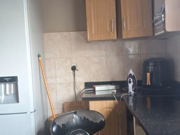 2 Bedroom Flat & Apartment