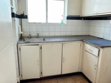 2 Bedroom Flat & Apartment