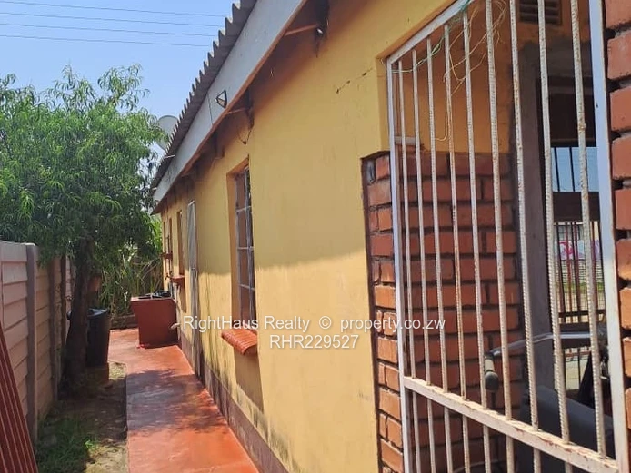  A beautiful and affordable home in Woodlands is up for grabs (Sole Mandate)