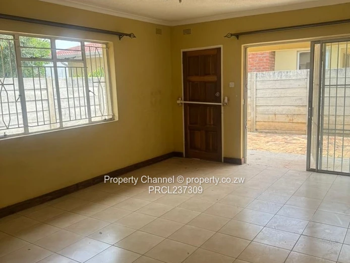 Spacious 3-Bed —Prime Location!