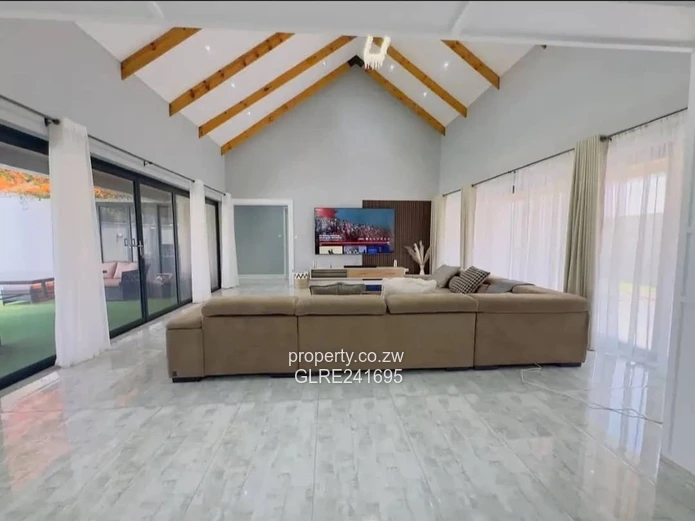 Contemporary Pomona 4-Bed with Pool, Borehole & Vaulted Ceilings