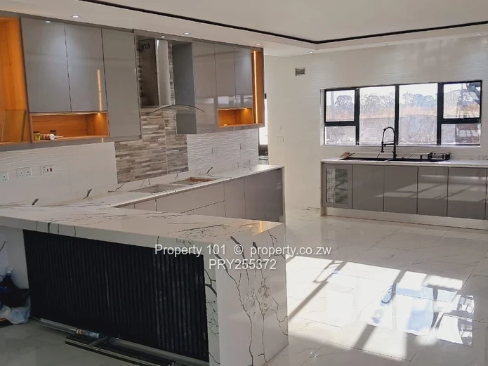 Modern luxury|4BEDROMS| All Ensuites