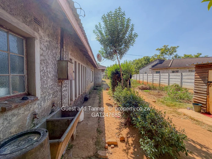 4 Bedroomed house For Sale In Borrowdale West