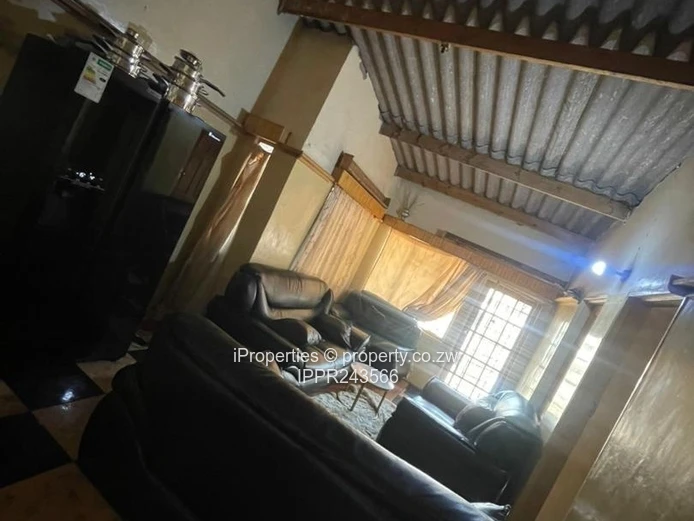 4-Bed House in Zengeza 2 with Secure Walled Yard (Sole Mandate)