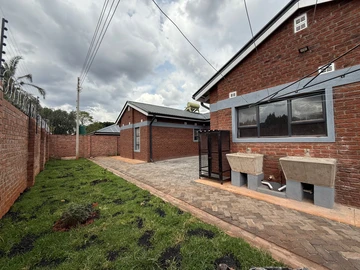 3 Unit Townhouse Complex