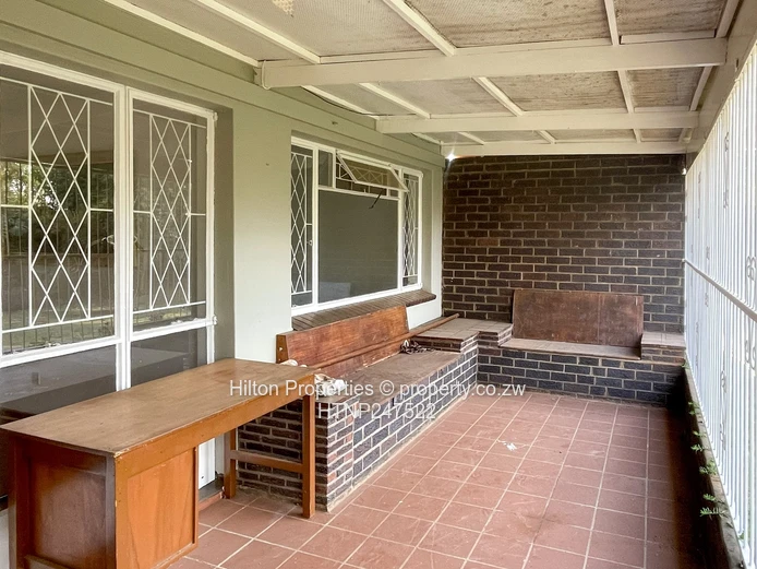 Marlborough 2-Bed Garden Flat — Veranda, Borehole & Lawn