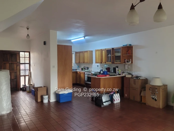 A Garden Flat With A Garden !!!