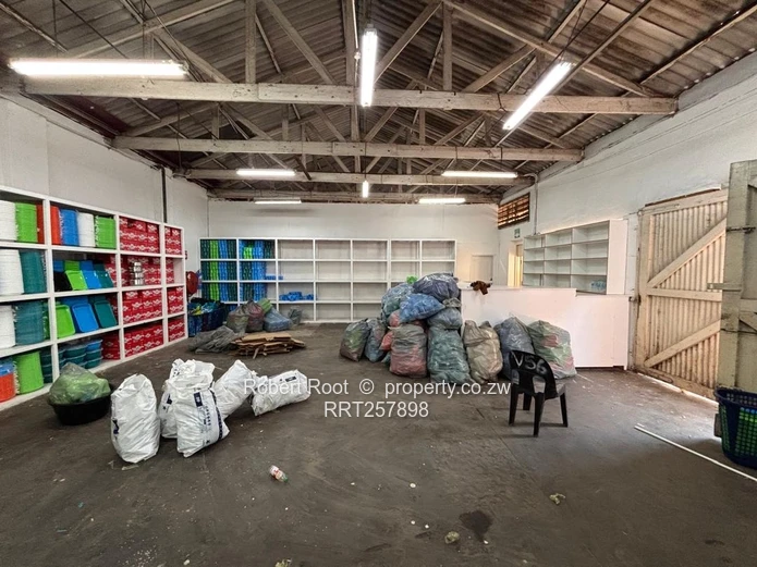 Warehouse and offices to let 