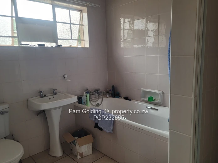 A Garden Flat With A Garden !!!