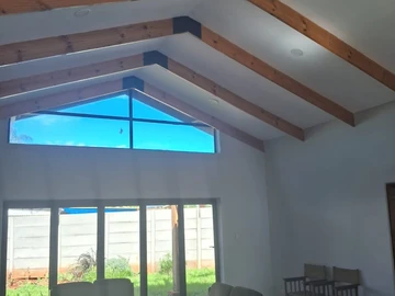 2 Bedroom Flat & Apartment