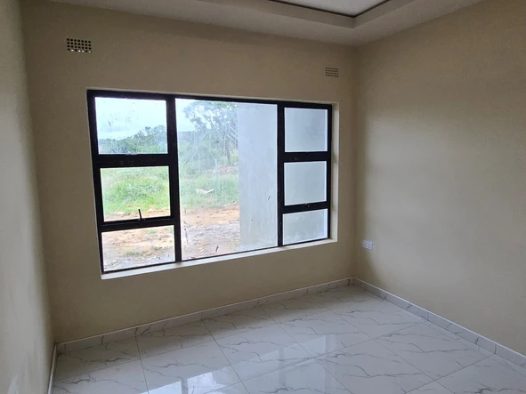 4 Bedroom Flat & Apartment