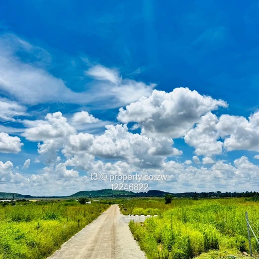 Glaudina 300m² Stand — Tarred Roads