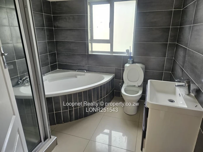 Spacious 4BR Family Home with Borehole in Arlington