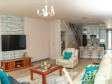 3 Bedroom Flat & Apartment