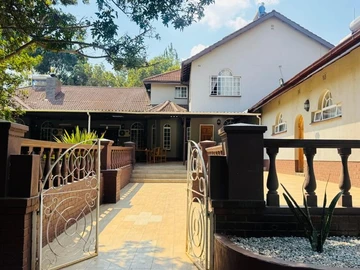 6 Bedroom House