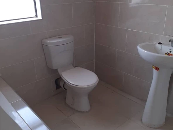 3 Bedroom Flat & Apartment