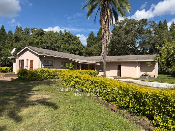 Stunning Road Road Frontage!