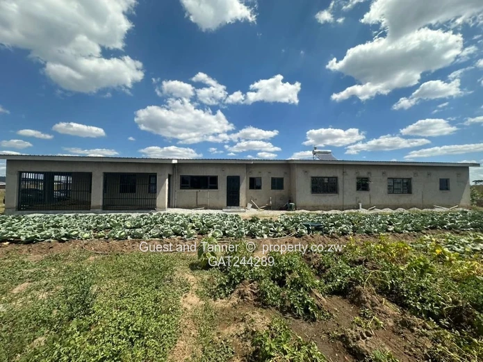 Spacious and well-maintained 5-bedroom home for sale in Mwashuma Park. (Sole Mandate)