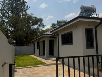 3 Bedroom Flat & Apartment