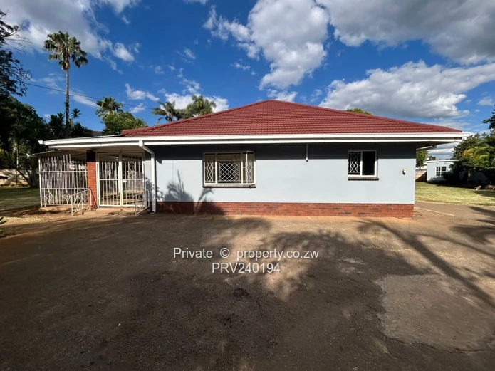 3 Bedroomed House in New Alexandra Park for Rent