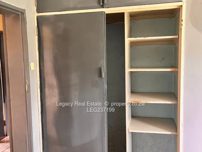 Value-For-Money 3-Bedroom Flat in Prospect,Down -Floor  Flat  in a Convinient Prospect Location