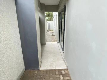 3 Bedroom Flat & Apartment