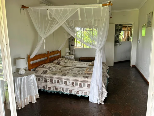 Hotel & Lodge