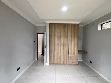 3 Bedroom Flat & Apartment