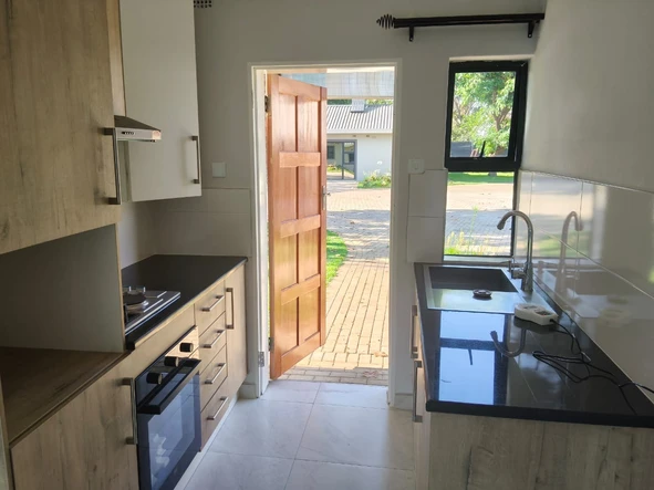 2 Bedroom Flat & Apartment