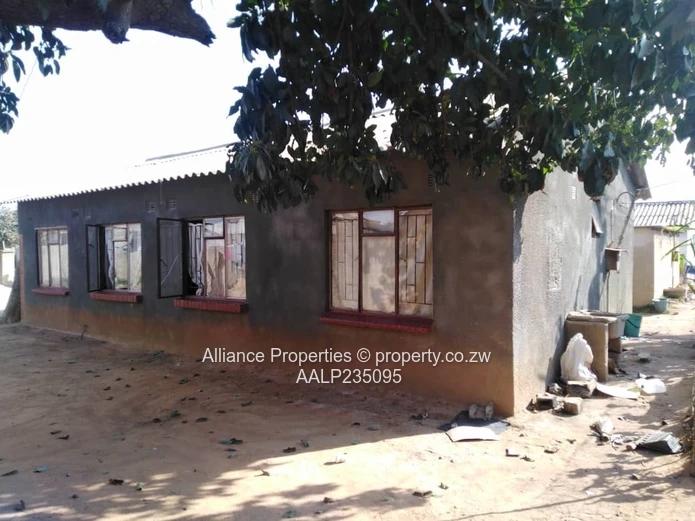 High-Yield 5-Bedroom House in Chitungwiza Unit L