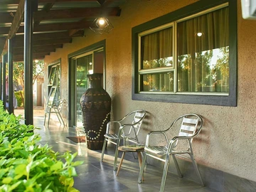 2 Bedroom Flat & Apartment