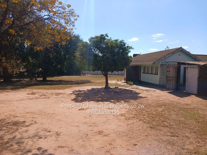 7,350m² Marimba Park Stand — Mature Trees & Existing Dilapidated Home