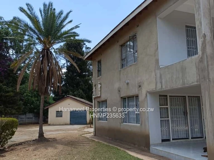 Two-Storey Marlborough Home: 4 Beds, Pool & Borehole
