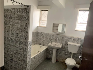 2 Bedroom Flat & Apartment